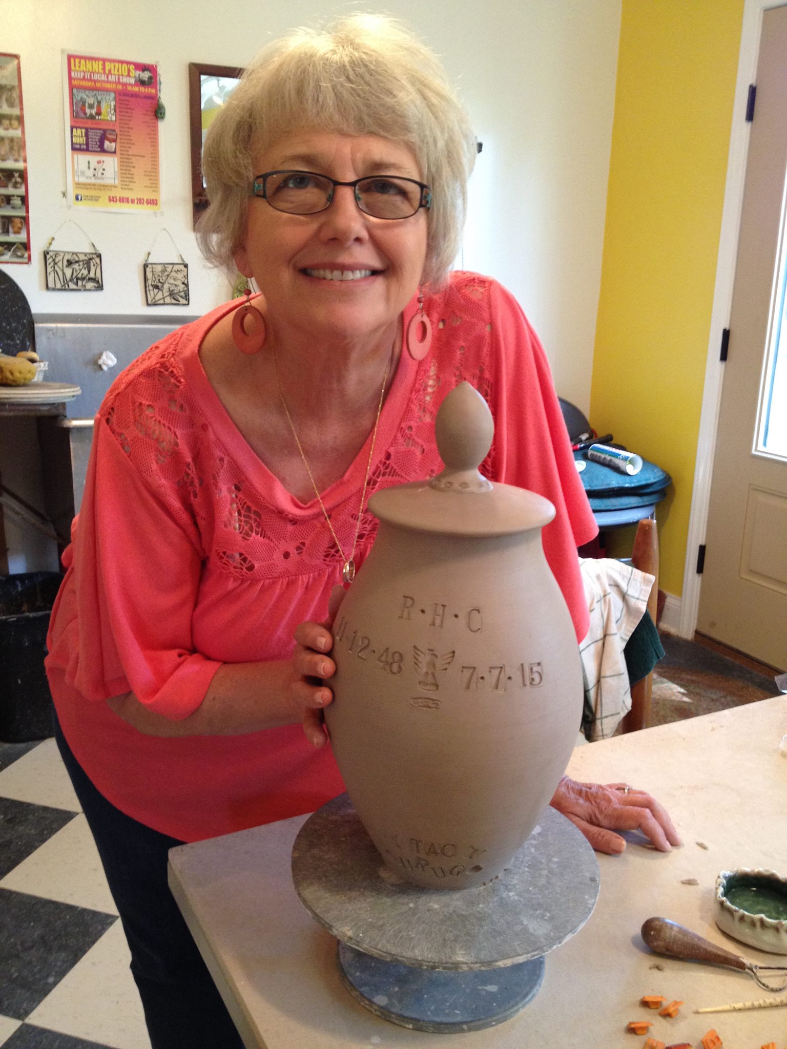 Urn for RHC
